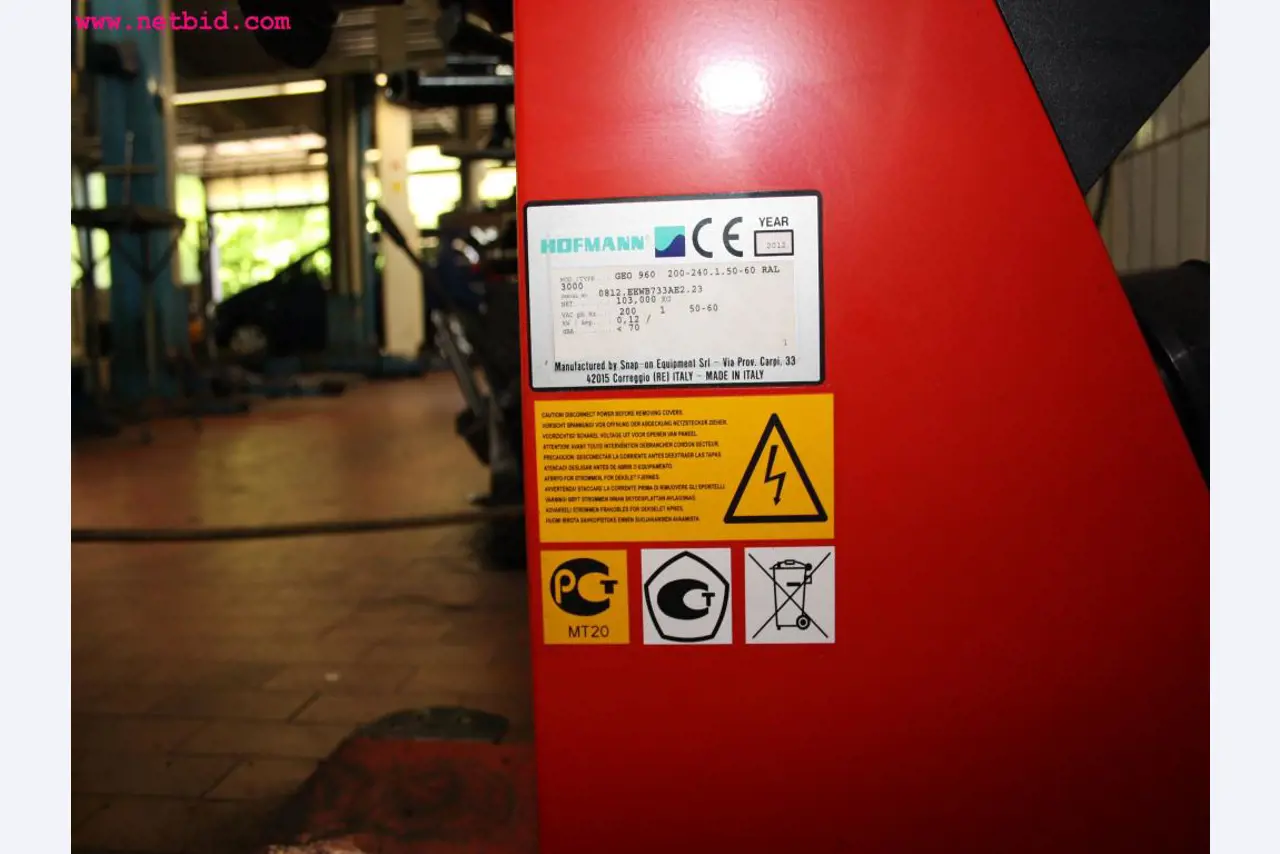 well-maintained machines from the sector automobile workshop -5