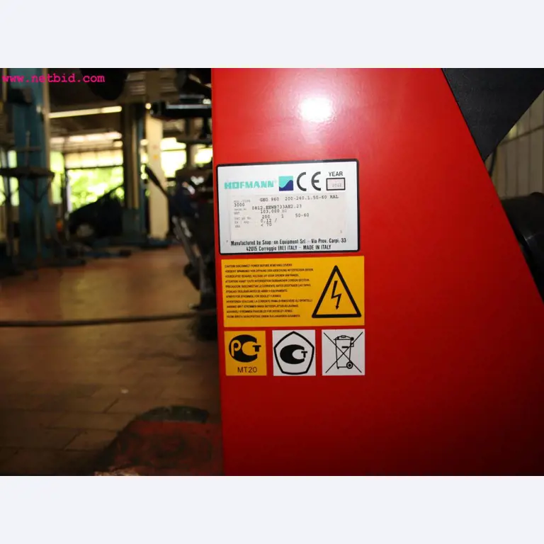 well-maintained machines from the sector automobile workshop -5