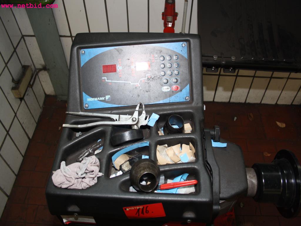 well-maintained machines from the sector automobile workshop -6