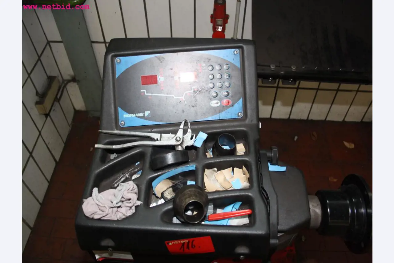 well-maintained machines from the sector automobile workshop -6