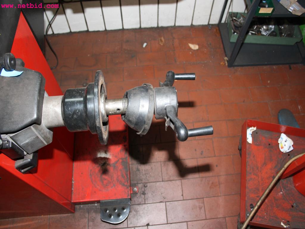 well-maintained machines from the sector automobile workshop -7