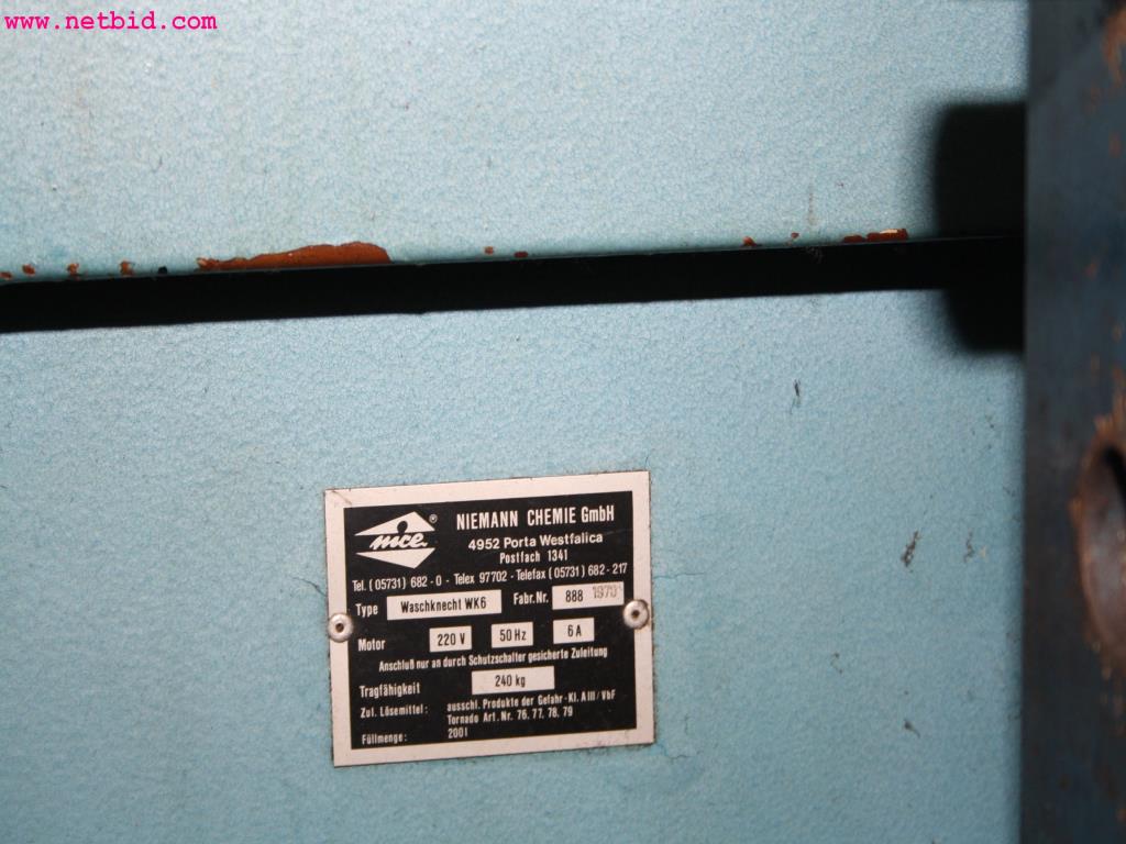 well-maintained machines from the sector automobile workshop -2