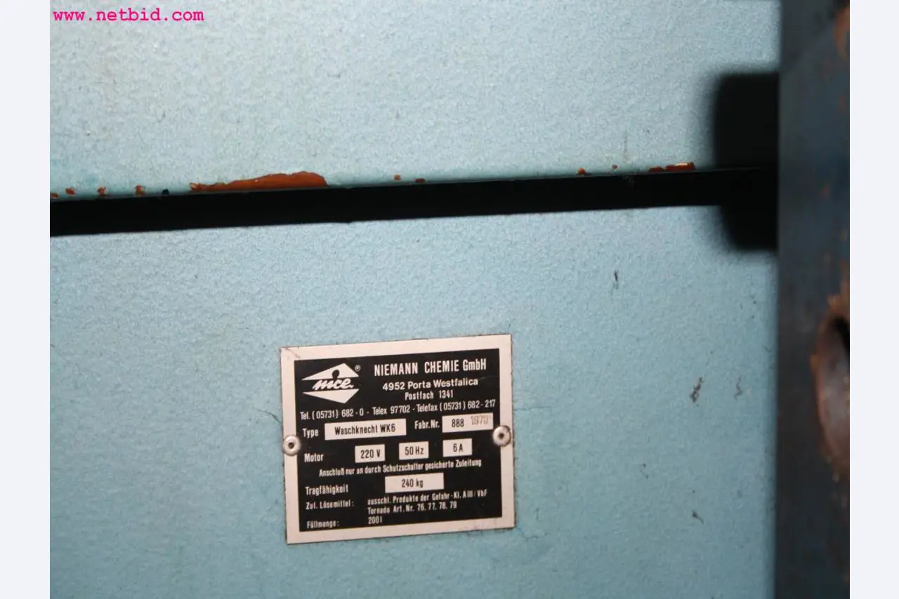 well-maintained machines from the sector automobile workshop -2