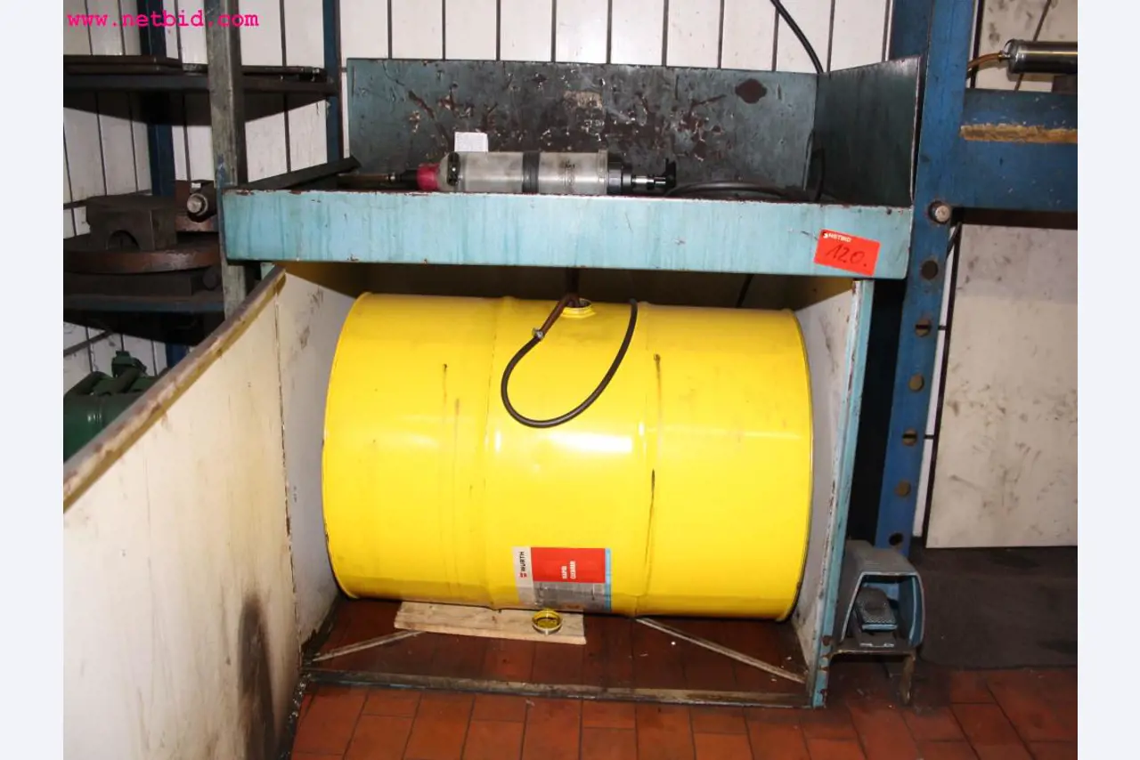 well-maintained machines from the sector automobile workshop -4