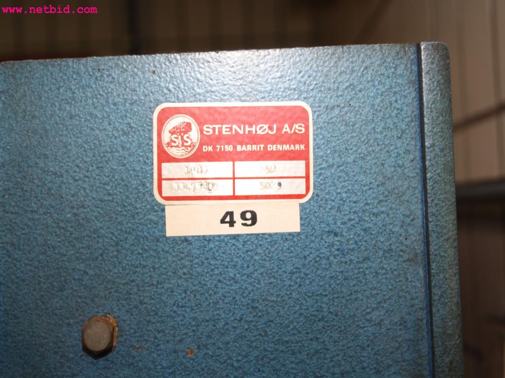 well-maintained machines from the sector automobile workshop -3