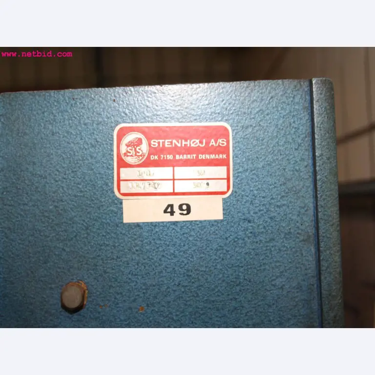 well-maintained machines from the sector automobile workshop -3