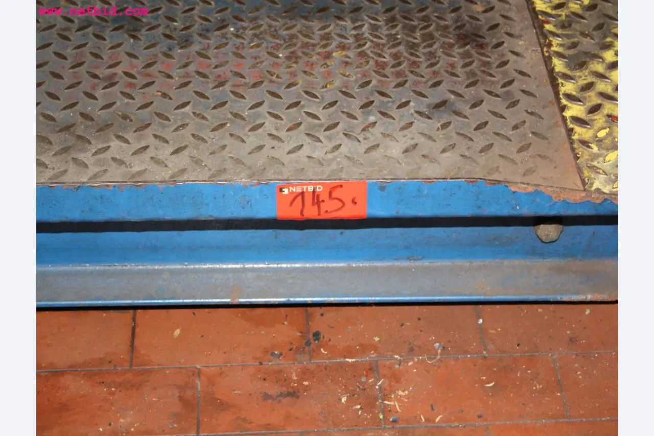 well-maintained machines from the sector automobile workshop -2