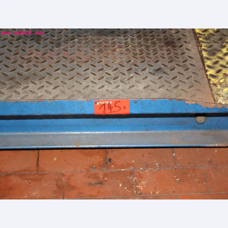 well-maintained machines from the sector automobile workshop -2