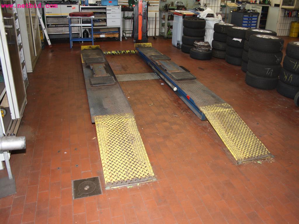 well-maintained machines from the sector automobile workshop -1