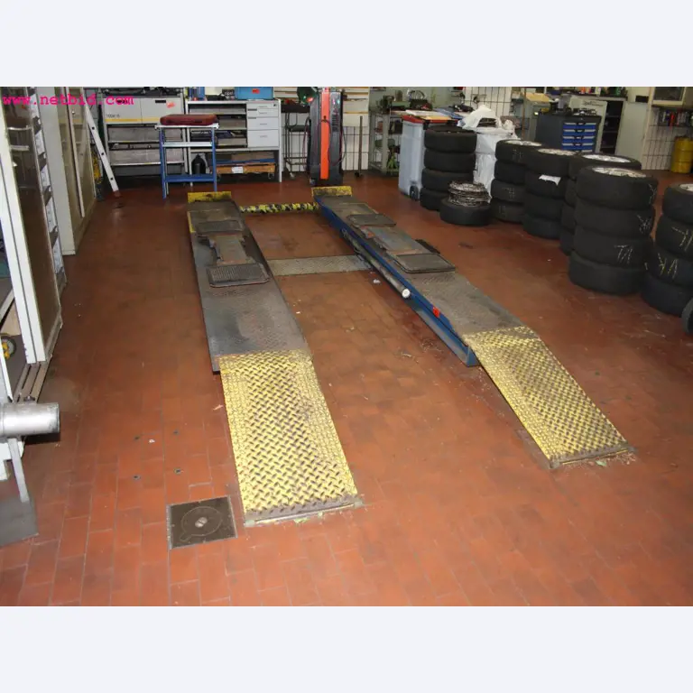 well-maintained machines from the sector automobile workshop -1