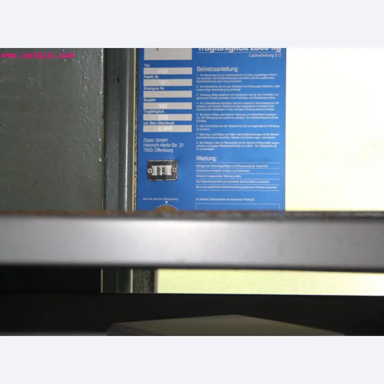 well-maintained machines from the sector automobile workshop -5