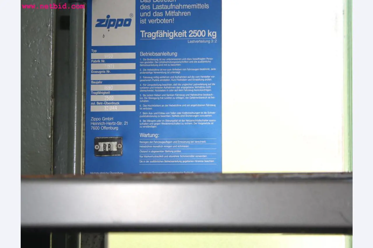 well-maintained machines from the sector automobile workshop -6