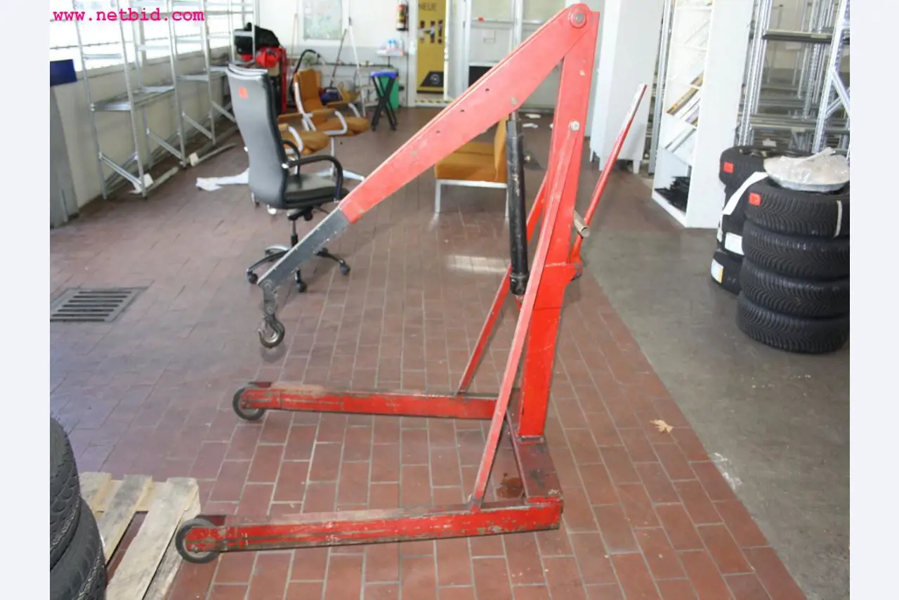 well-maintained machines from the sector automobile workshop -2