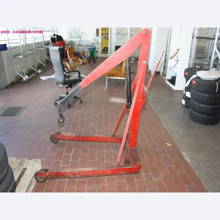 well-maintained machines from the sector automobile workshop -2