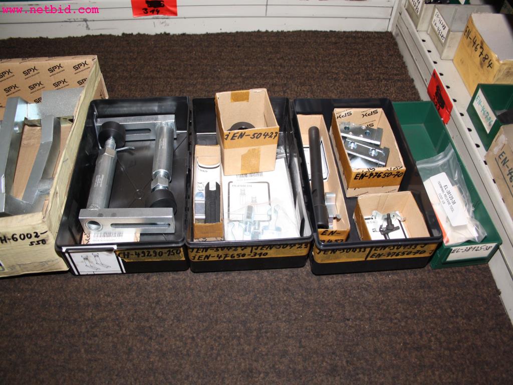 well-maintained machines from the sector automobile workshop -3