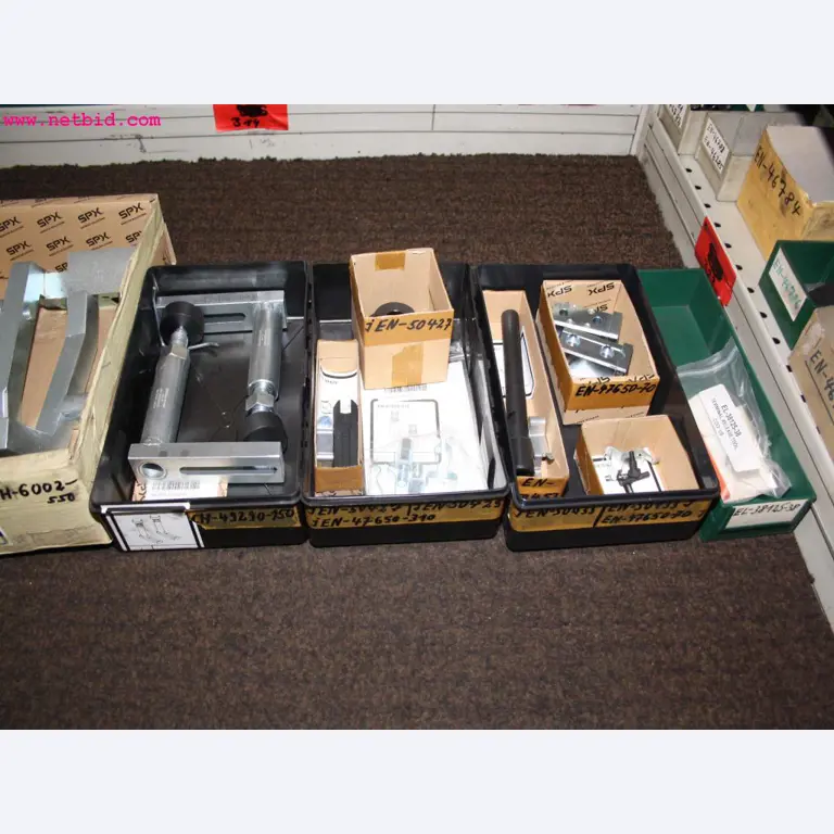 well-maintained machines from the sector automobile workshop -3