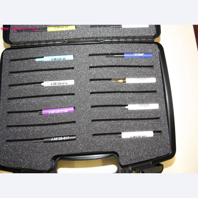 well-maintained machines from the sector automobile workshop -4