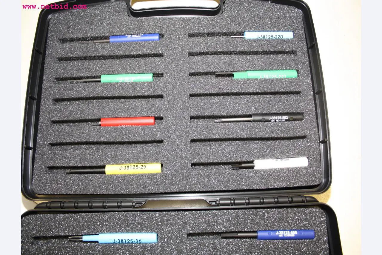 well-maintained machines from the sector automobile workshop -5