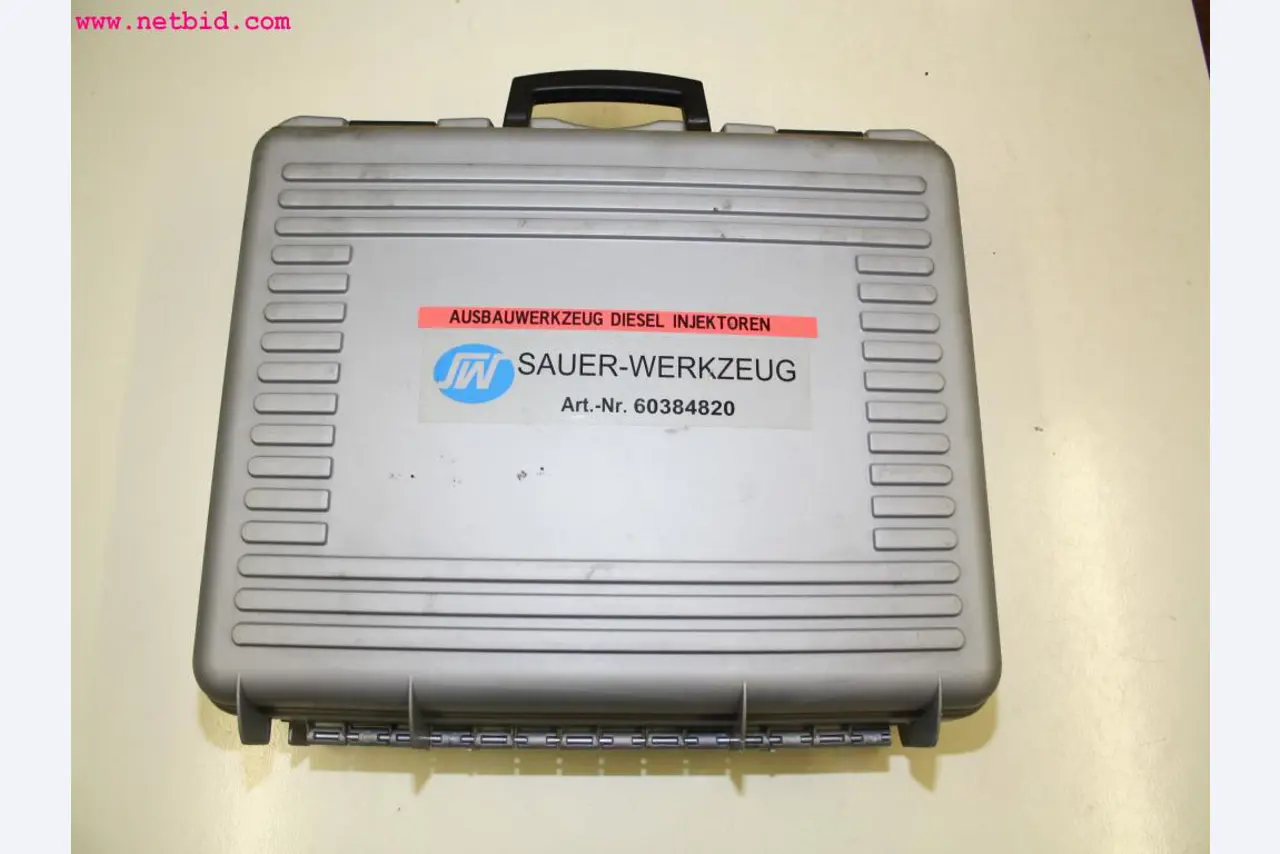 well-maintained machines from the sector automobile workshop -2