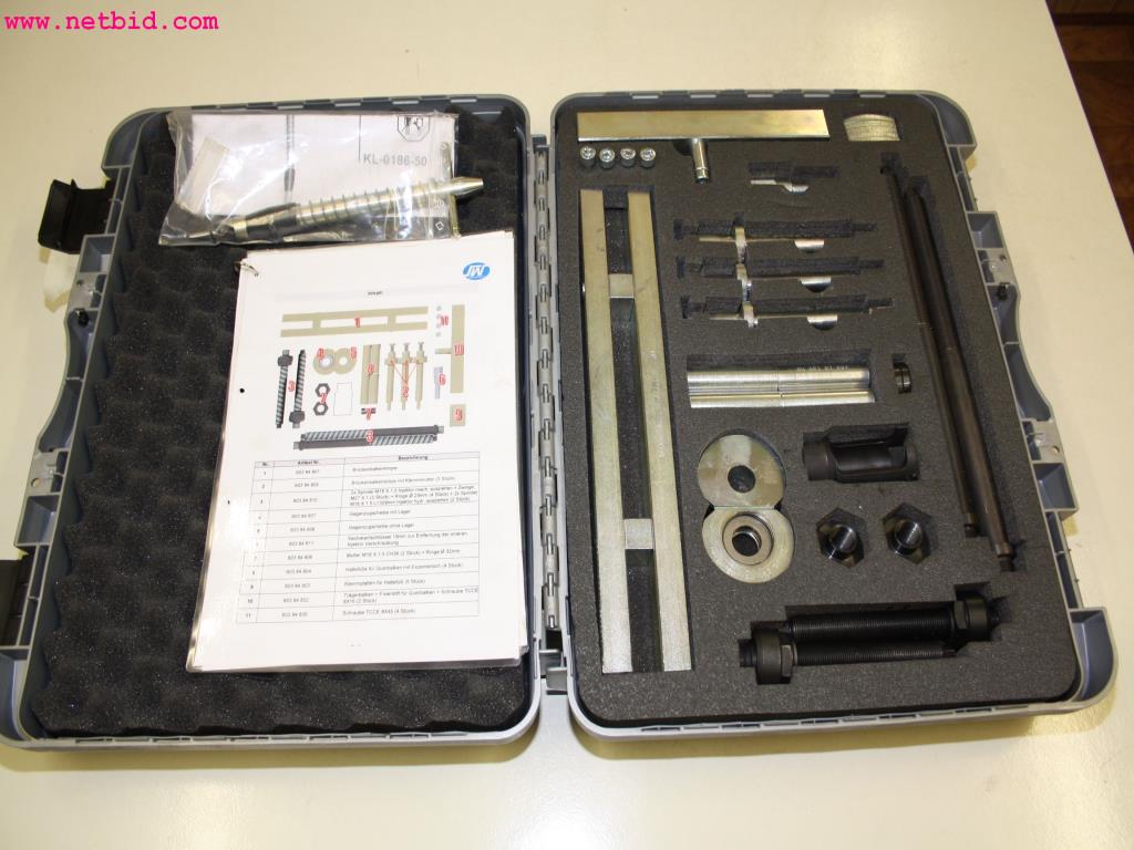 well-maintained machines from the sector automobile workshop -3