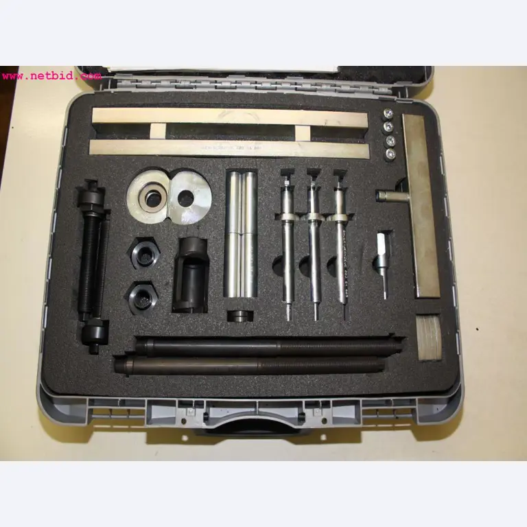 well-maintained machines from the sector automobile workshop -1