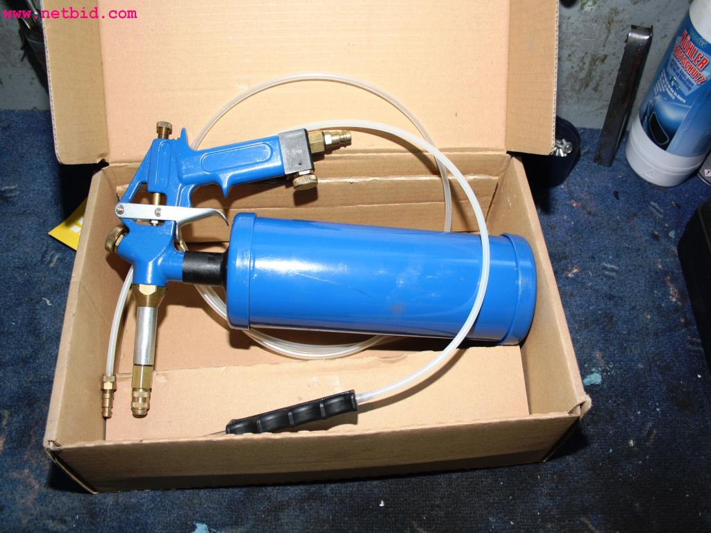 Betriebs- und Geschäftsausstattung aus dem Bereich Kfz-Werkstatt-1