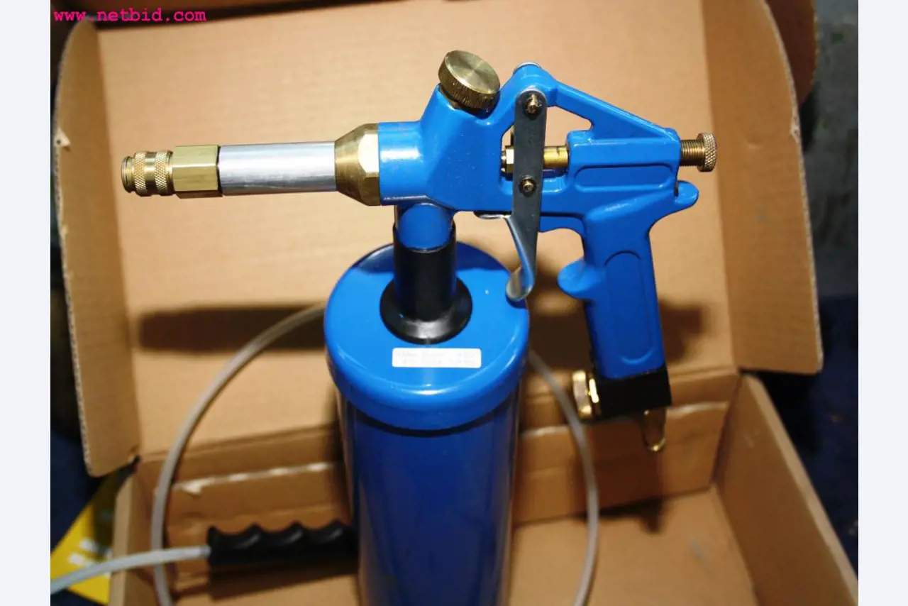 Betriebs- und Geschäftsausstattung aus dem Bereich Kfz-Werkstatt-2