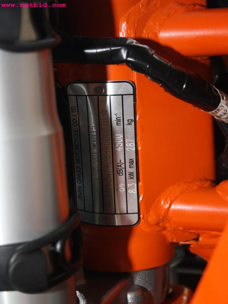 well-maintained machines from the sector automobile workshop -8