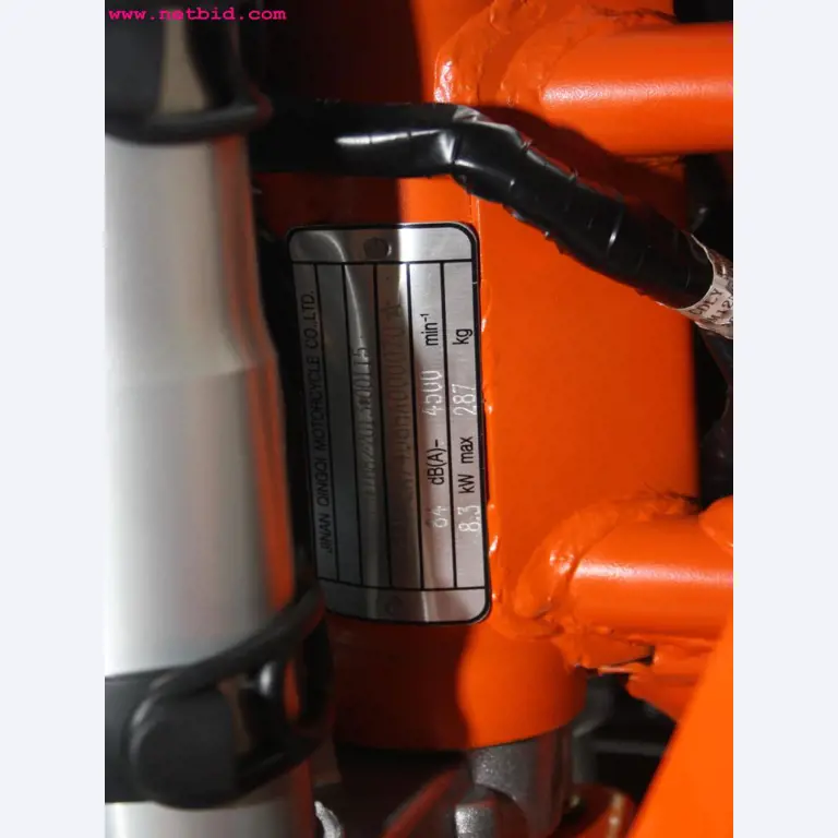 well-maintained machines from the sector automobile workshop -8