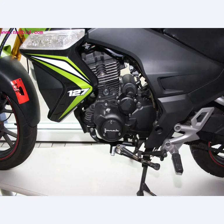 well-maintained machines from the sector automobile workshop -4