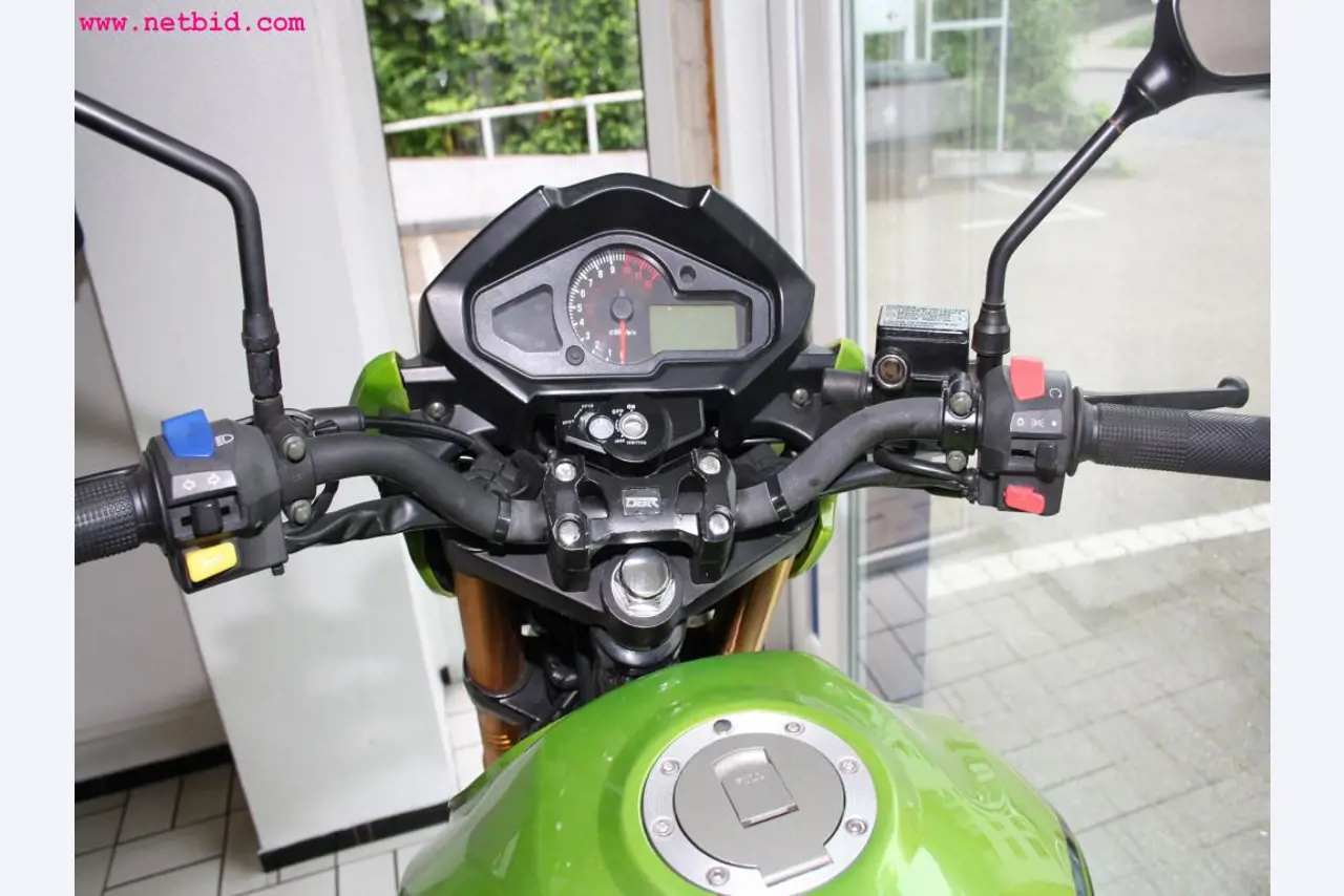 well-maintained machines from the sector automobile workshop -5