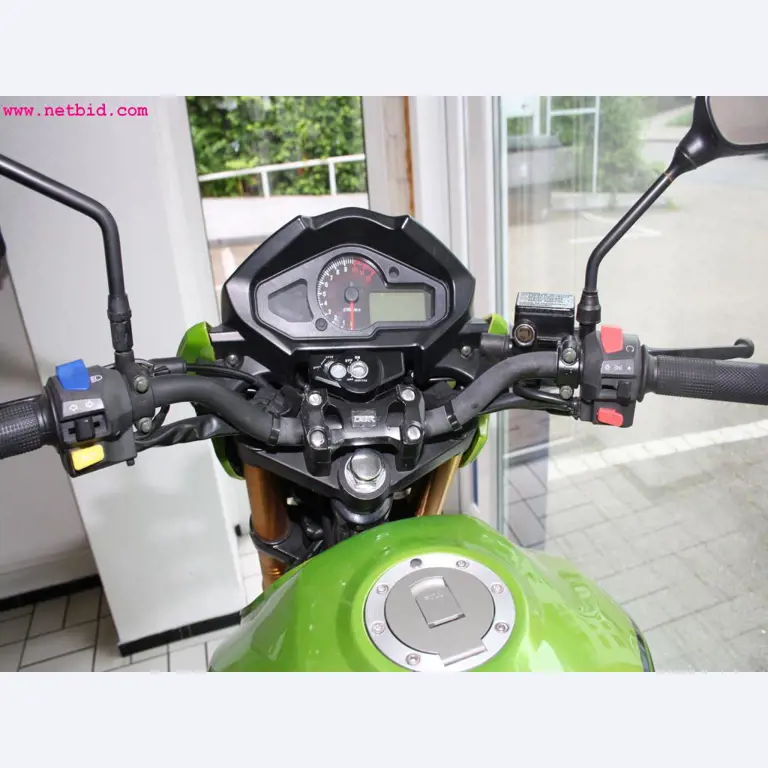 well-maintained machines from the sector automobile workshop -5