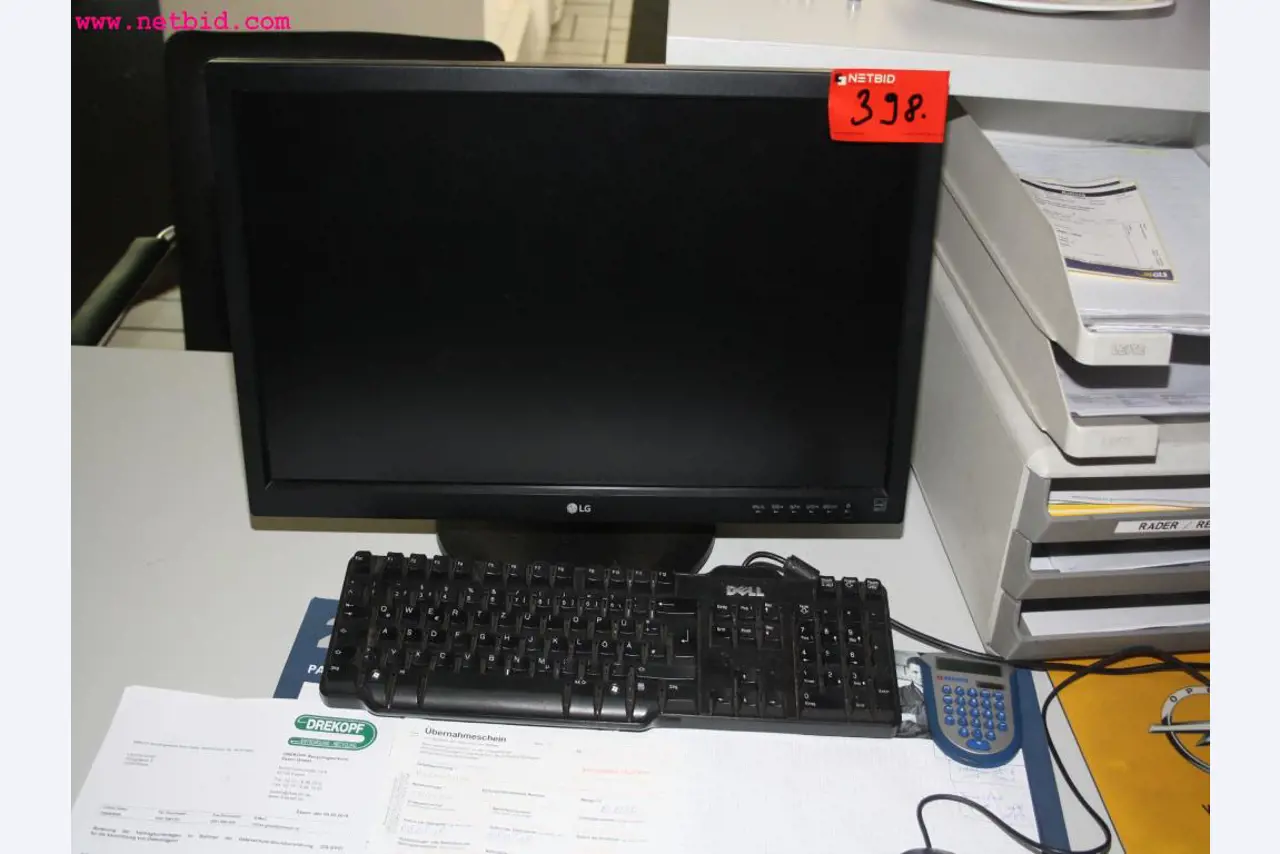 well-maintained machines from the sector automobile workshop -1