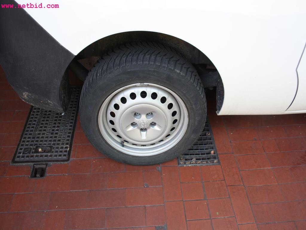 well-maintained machines from the sector automobile workshop -8