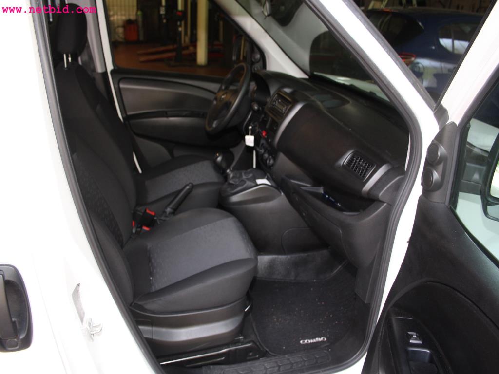 well-maintained machines from the sector automobile workshop -10