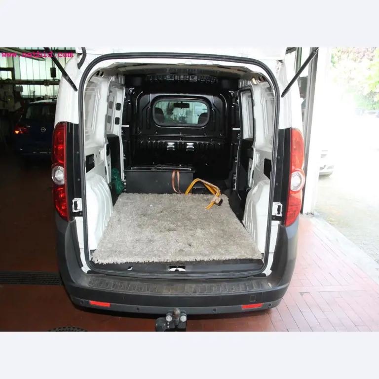 well-maintained machines from the sector automobile workshop -12