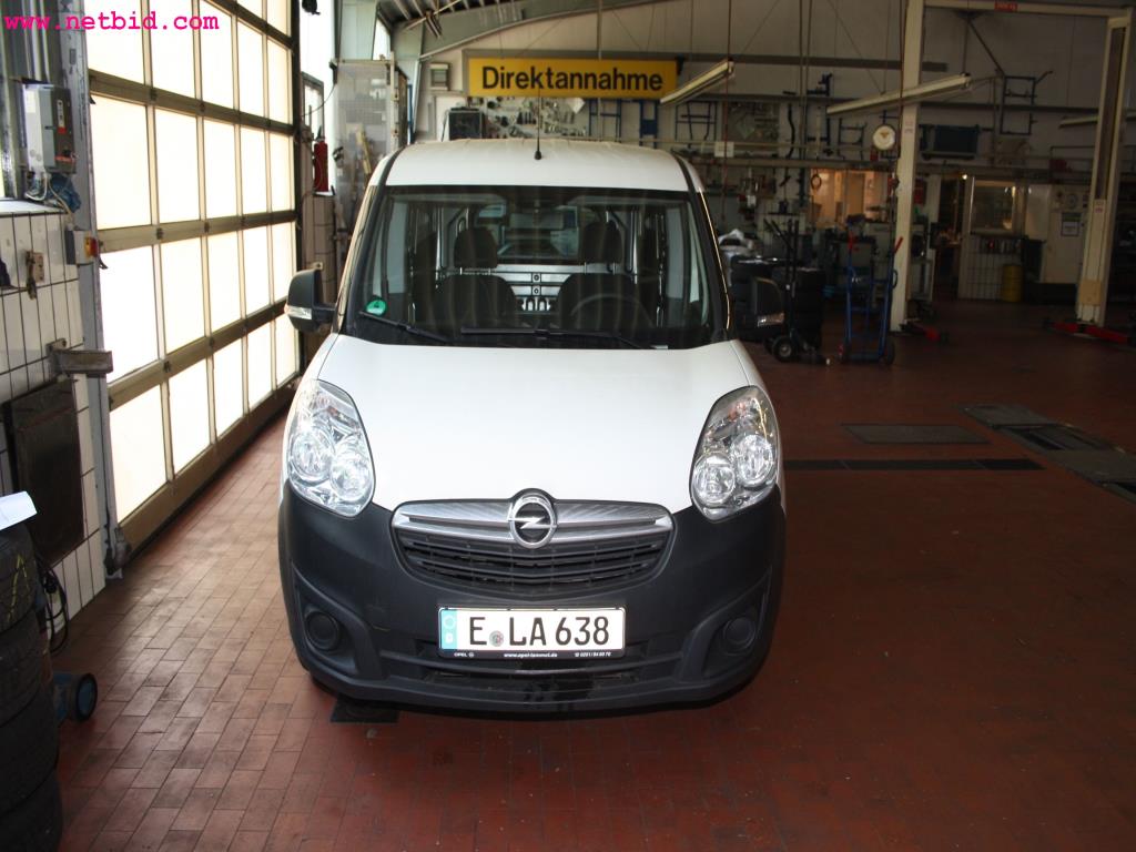 well-maintained machines from the sector automobile workshop -2