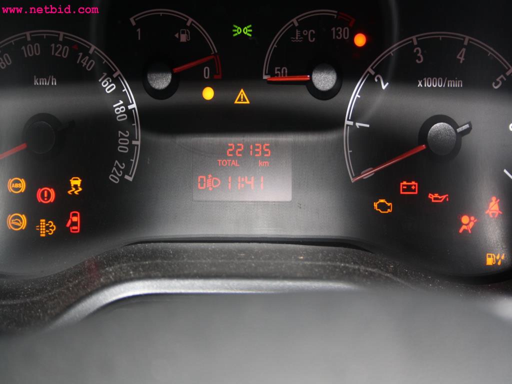 well-maintained machines from the sector automobile workshop -3