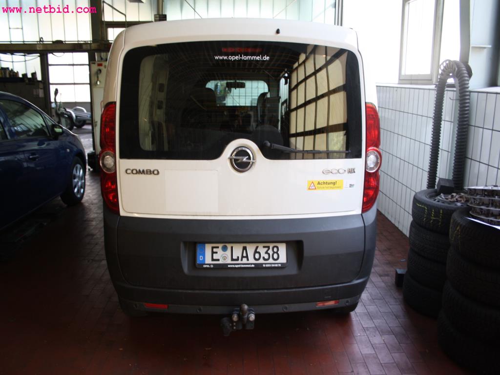 well-maintained machines from the sector automobile workshop -5