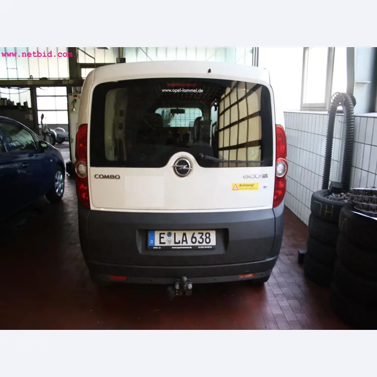 well-maintained machines from the sector automobile workshop -5