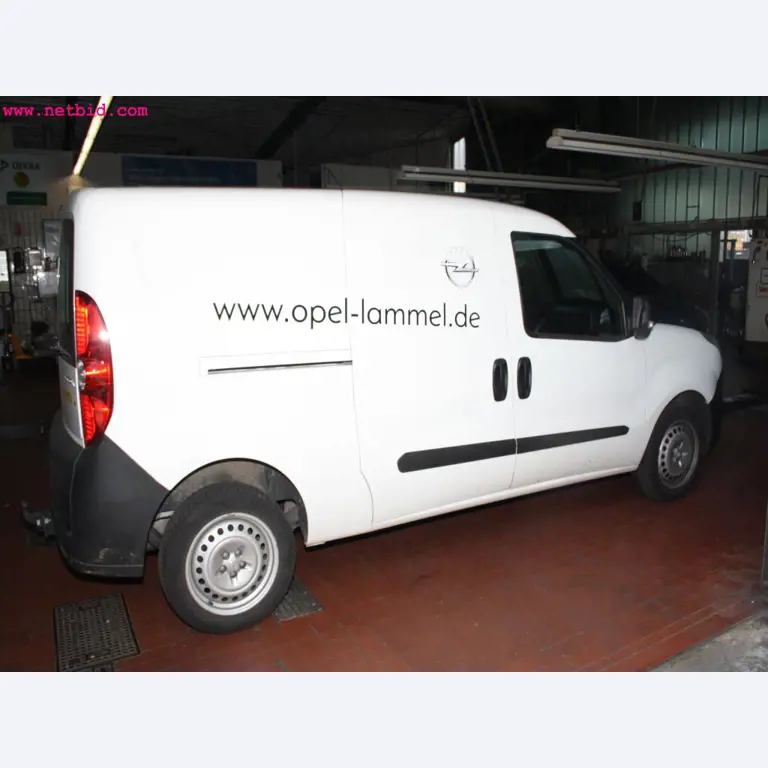 well-maintained machines from the sector automobile workshop -7