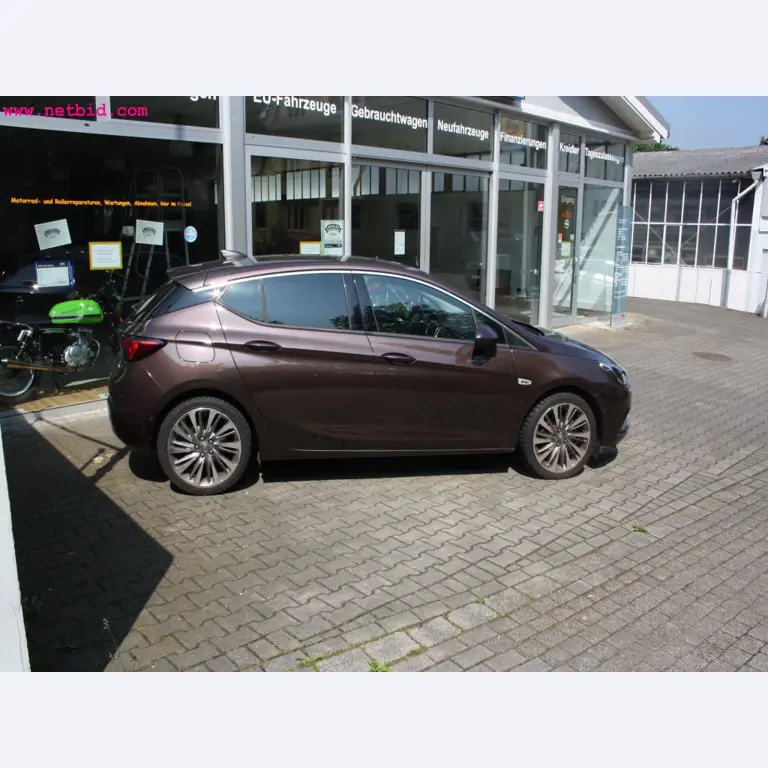 well-maintained machines from the sector automobile workshop -10