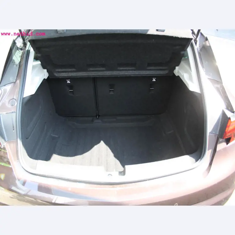 well-maintained machines from the sector automobile workshop -13