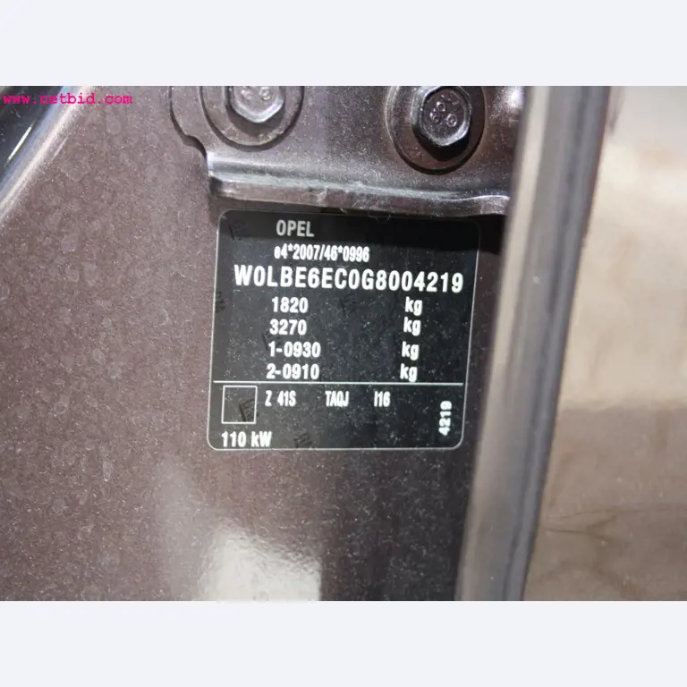 well-maintained machines from the sector automobile workshop -14