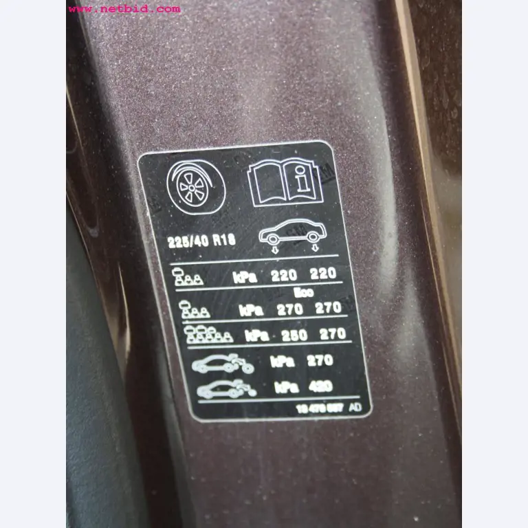 well-maintained machines from the sector automobile workshop -15