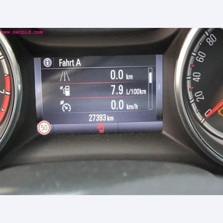 well-maintained machines from the sector automobile workshop -4