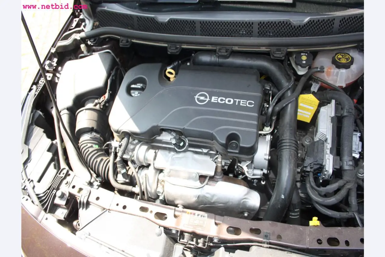 well-maintained machines from the sector automobile workshop -6