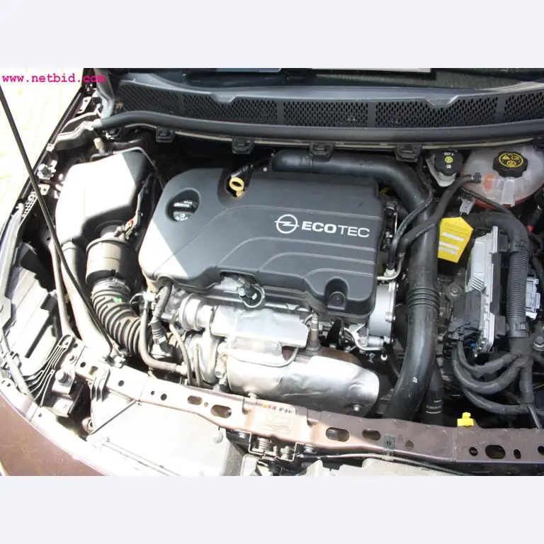 well-maintained machines from the sector automobile workshop -6