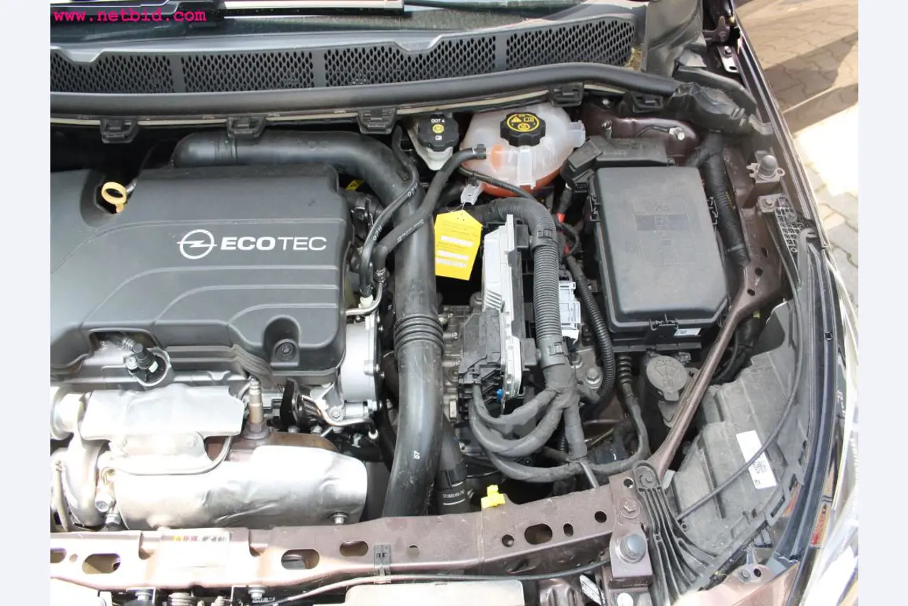 well-maintained machines from the sector automobile workshop -7