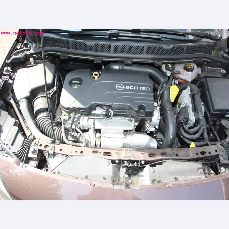 well-maintained machines from the sector automobile workshop -8